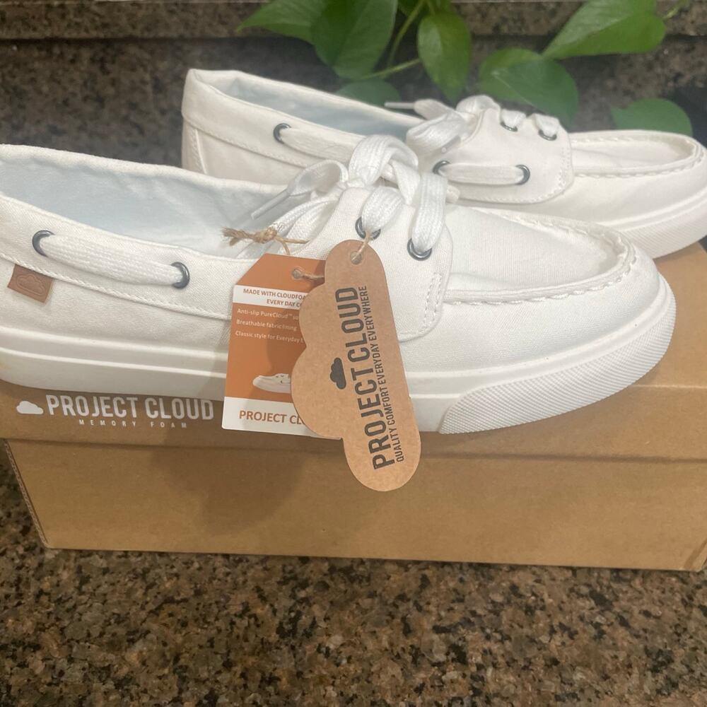 New in Box Size 8 Project Cloud memory foam slip-on boat shoes in white canvas.